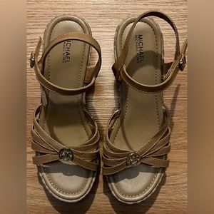 Michael Kors girls wedge size 4